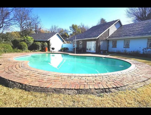 LAND FOR SALE IN BRYANSTON